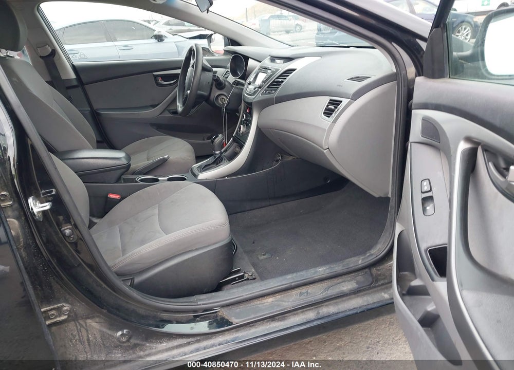 2015 HYUNDAI ELANTRA SE VIN: 5NPDH4AE9FH568674