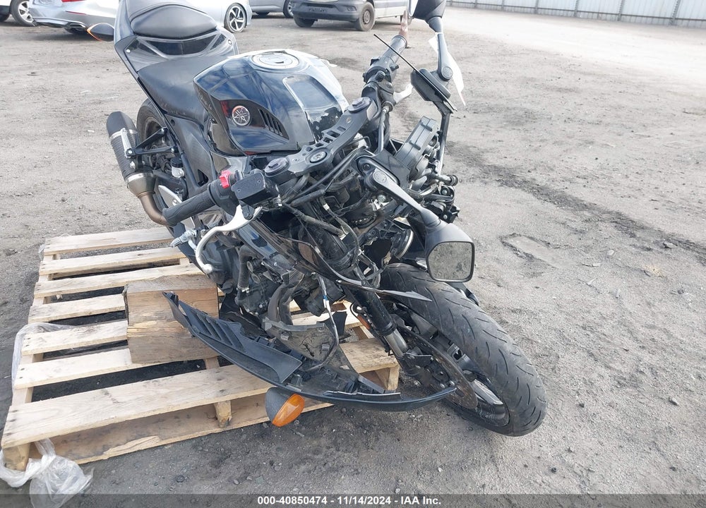 2023 YAMAHA YZFR3 A VIN: MH3RH18Y3PK010957