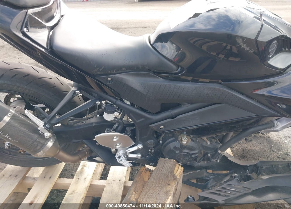 2023 YAMAHA YZFR3 A VIN: MH3RH18Y3PK010957