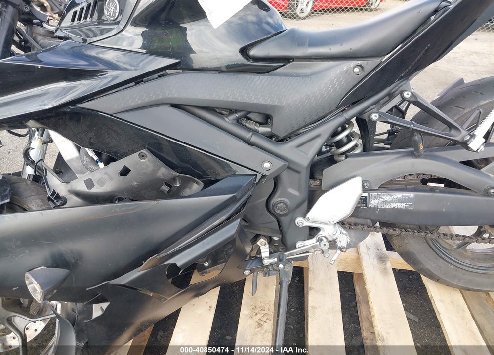 2023 YAMAHA YZFR3 A VIN: MH3RH18Y3PK010957