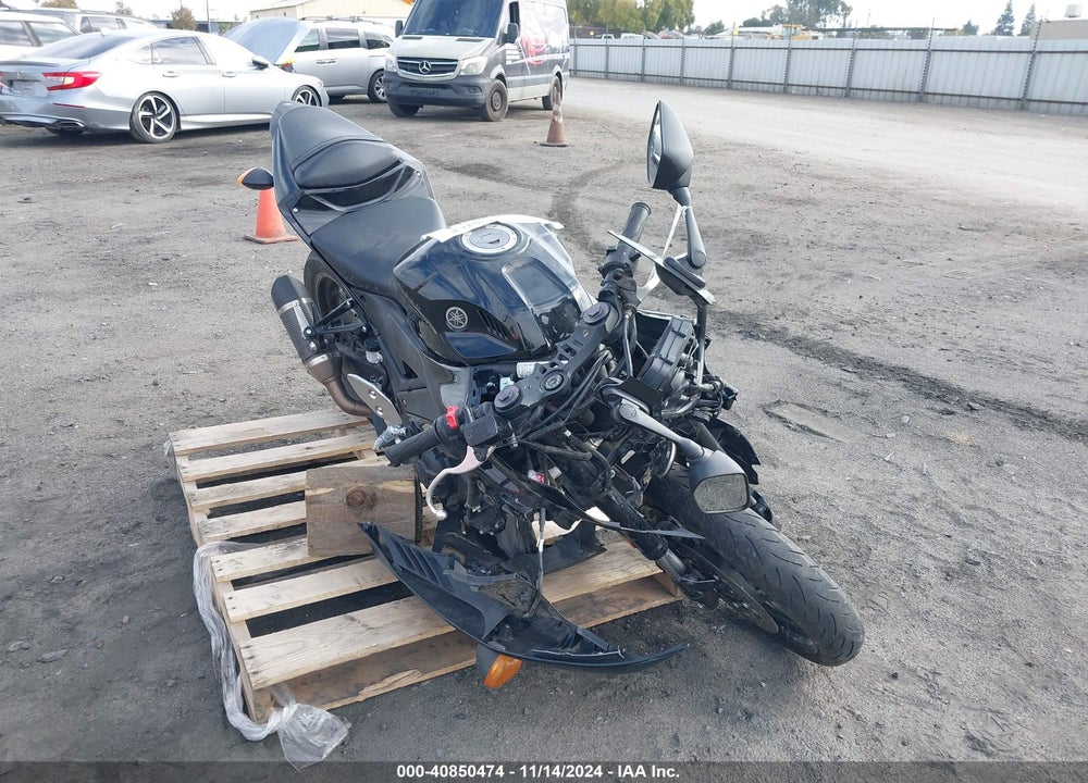 2023 YAMAHA YZFR3 A VIN: MH3RH18Y3PK010957