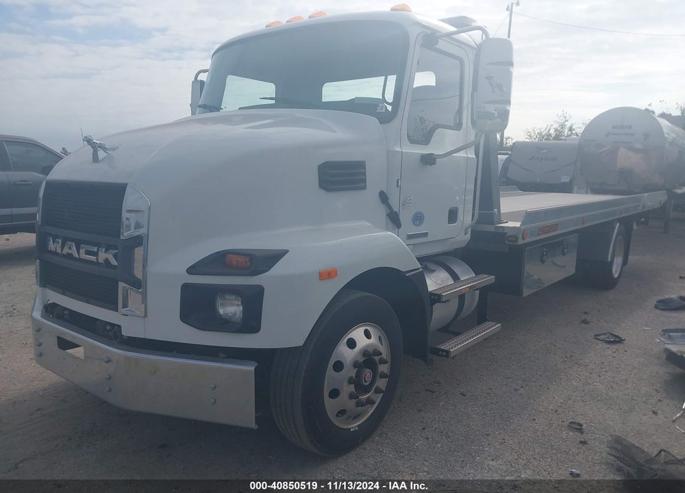 2023 MACK MD VIN: 1M2MDBAA2PS009401