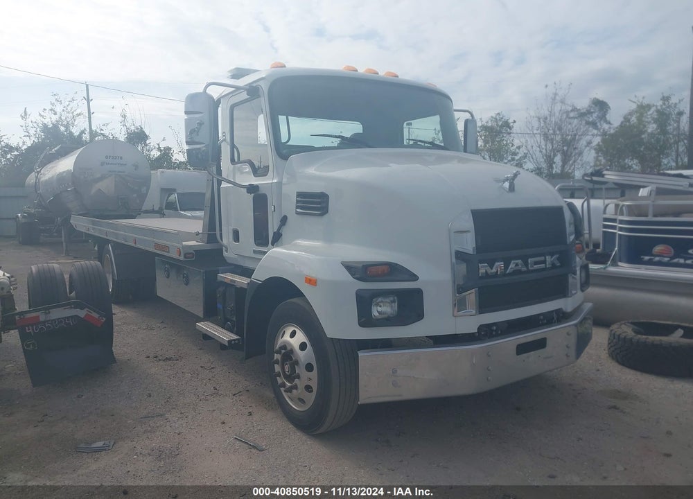 2023 MACK MD VIN: 1M2MDBAA2PS009401