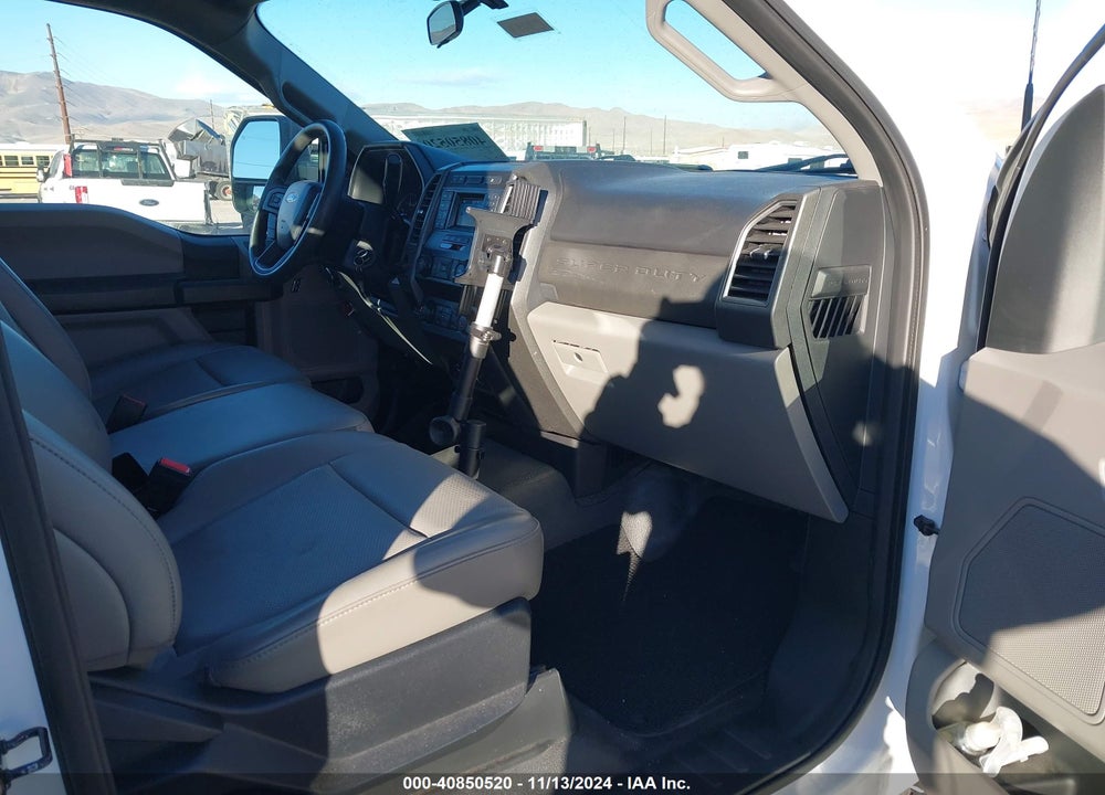 2021 FORD F-600 CHASSIS XL VIN: 1FDFF6KT5MDA14344