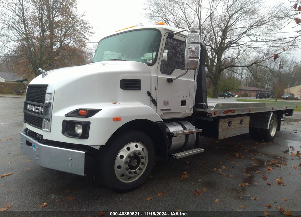 2023 MACK MD VIN: 1M2MDBAA8PS009404
