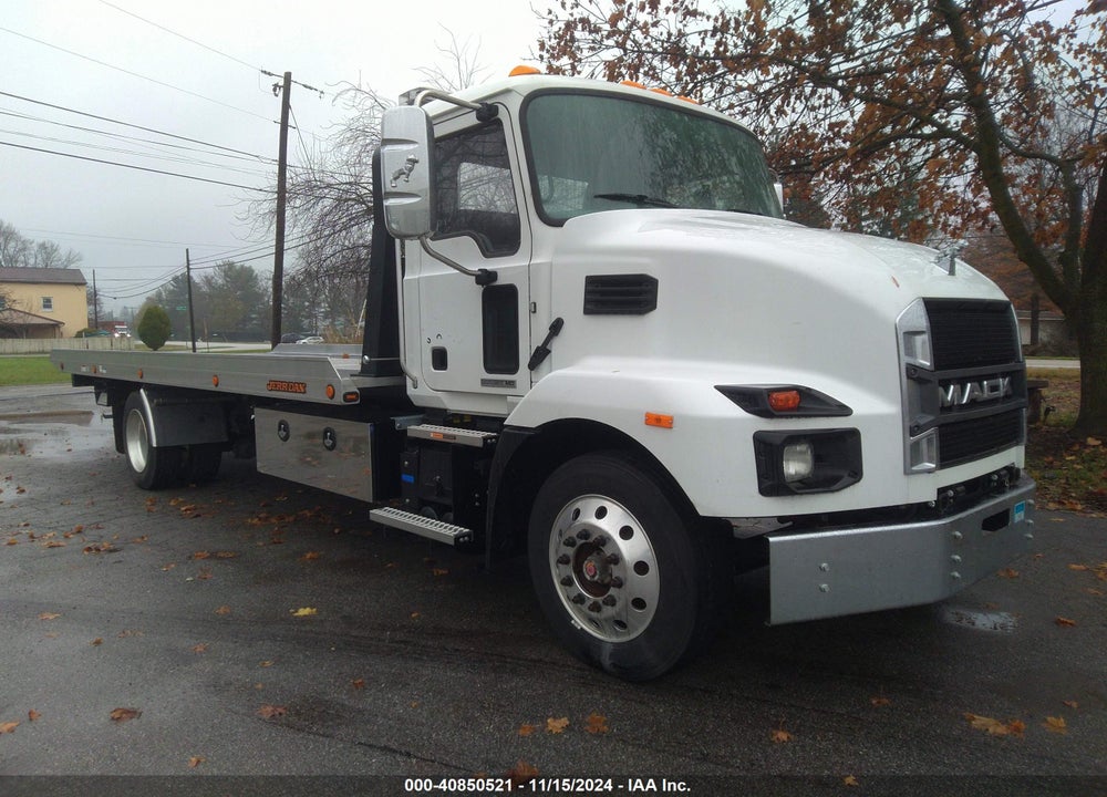 2023 MACK MD VIN: 1M2MDBAA8PS009404