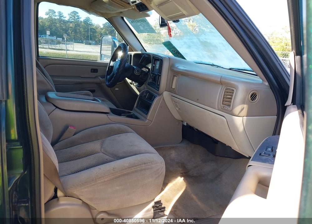 2004 CHEVROLET TAHOE LS VIN: 1GNEC13Z84J109861