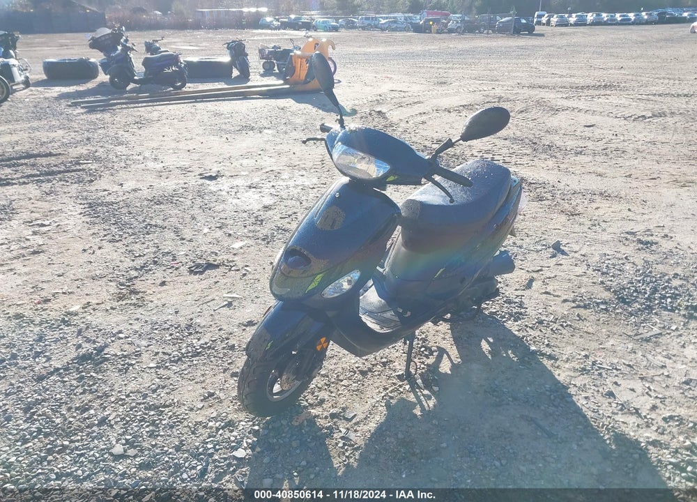2024 XPRO MAUI 50CC MOPED SCOOTER VIN: L2BB9NCC8RR518046