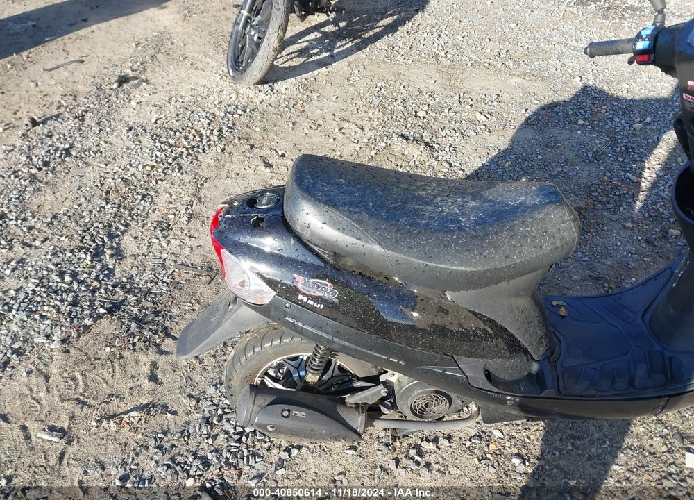 2024 XPRO MAUI 50CC MOPED SCOOTER VIN: L2BB9NCC8RR518046
