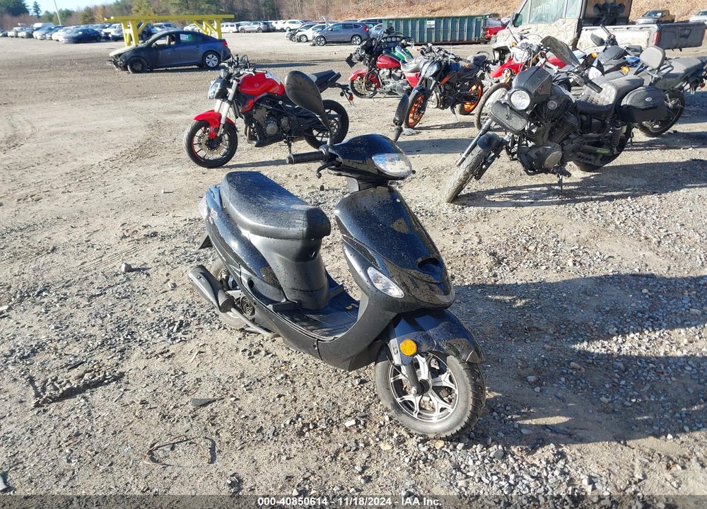 2024 XPRO MAUI 50CC MOPED SCOOTER VIN: L2BB9NCC8RR518046