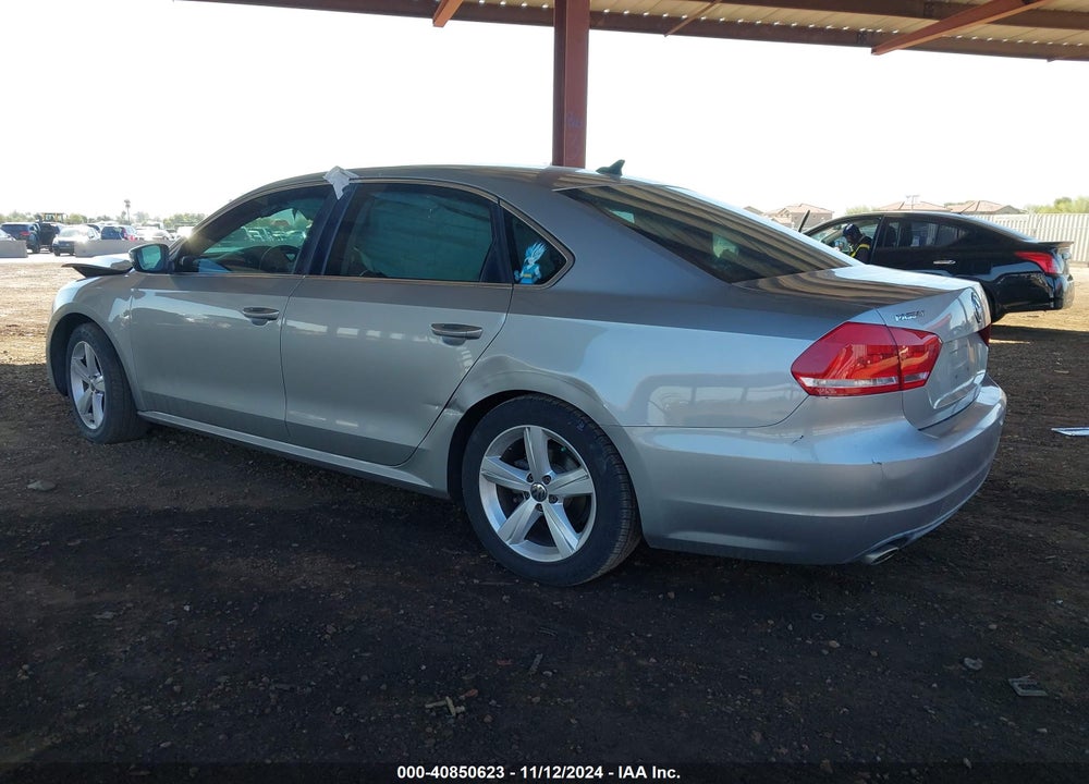 2013 VOLKSWAGEN PASSAT 2.5L SE VIN: 1VWBP7A31DC121076
