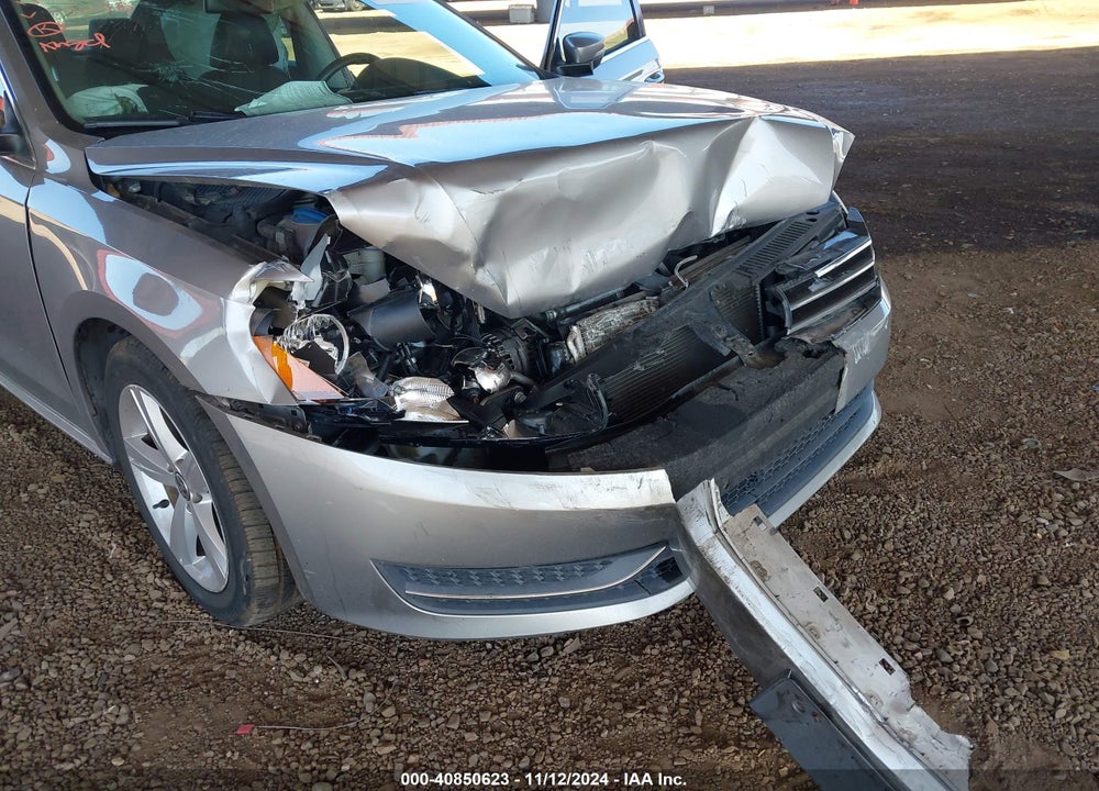 2013 VOLKSWAGEN PASSAT 2.5L SE VIN: 1VWBP7A31DC121076