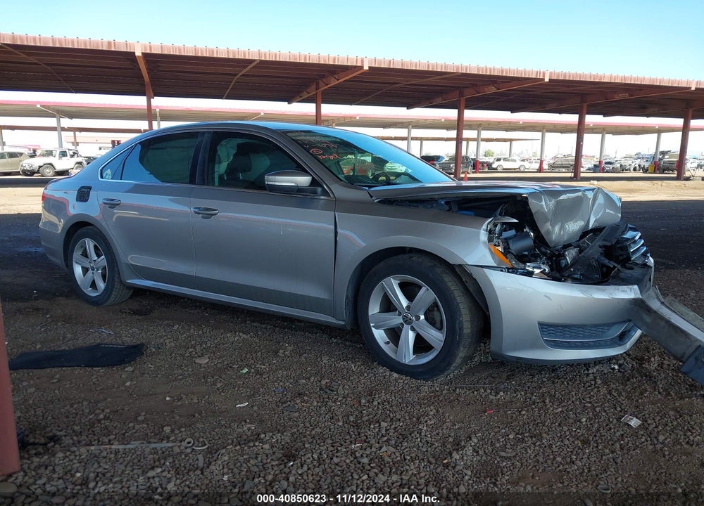2013 VOLKSWAGEN PASSAT 2.5L SE VIN: 1VWBP7A31DC121076