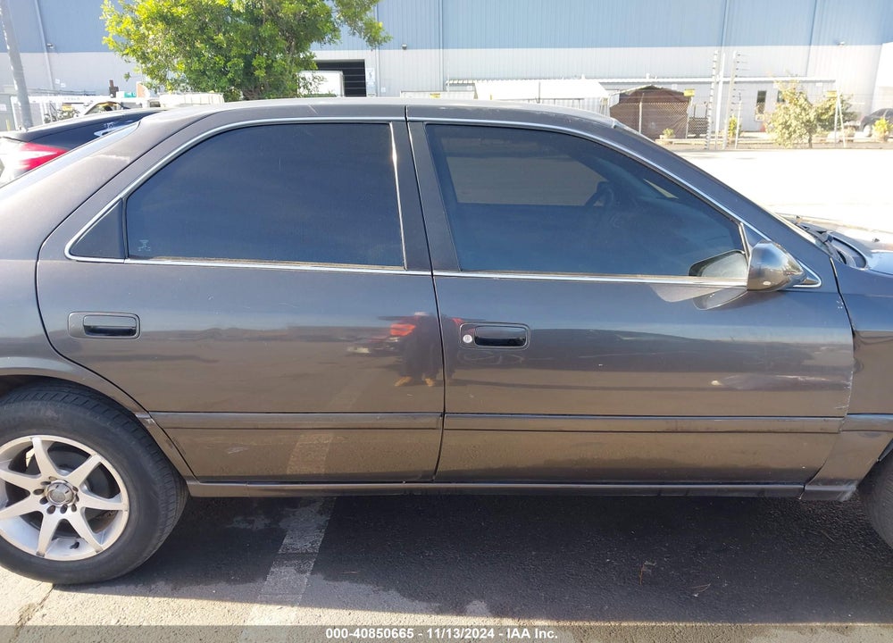 2001 TOYOTA CAMRY LE VIN: JT2BG22K610606699