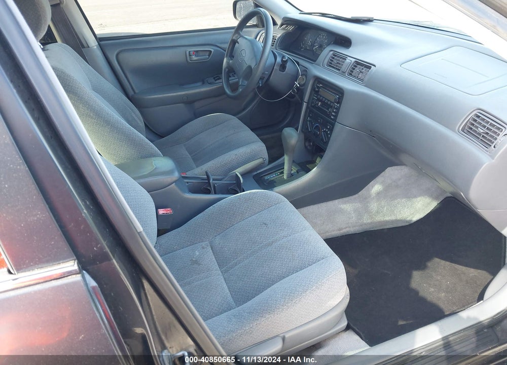 2001 TOYOTA CAMRY LE VIN: JT2BG22K610606699