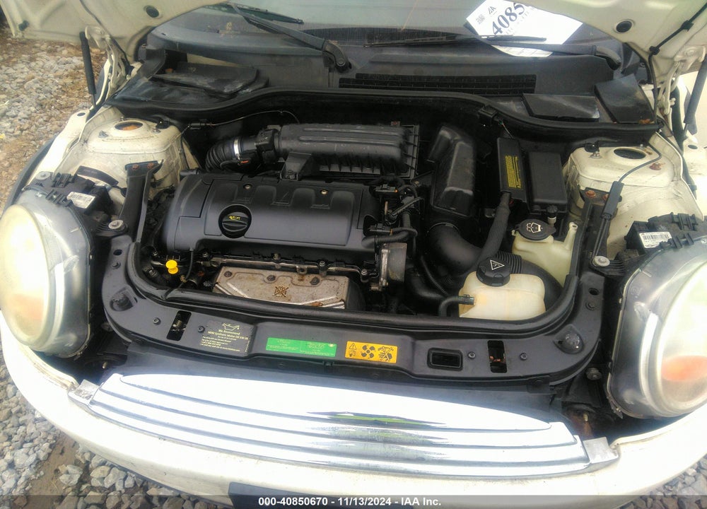 2008 MINI COOPER VIN: WMWMF335X8TU68592