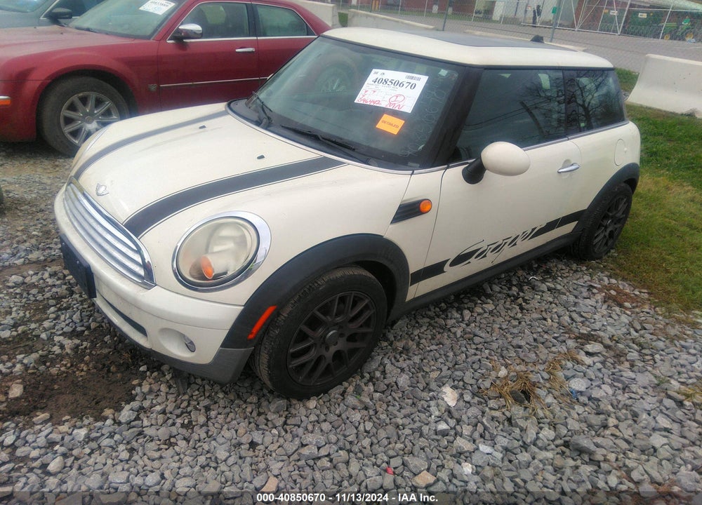 2008 MINI COOPER VIN: WMWMF335X8TU68592