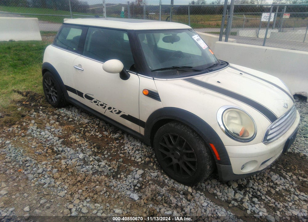 2008 MINI COOPER VIN: WMWMF335X8TU68592