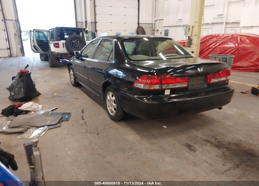 2001 HONDA ACCORD 2.3 EX VIN: JHMCG56641C013849