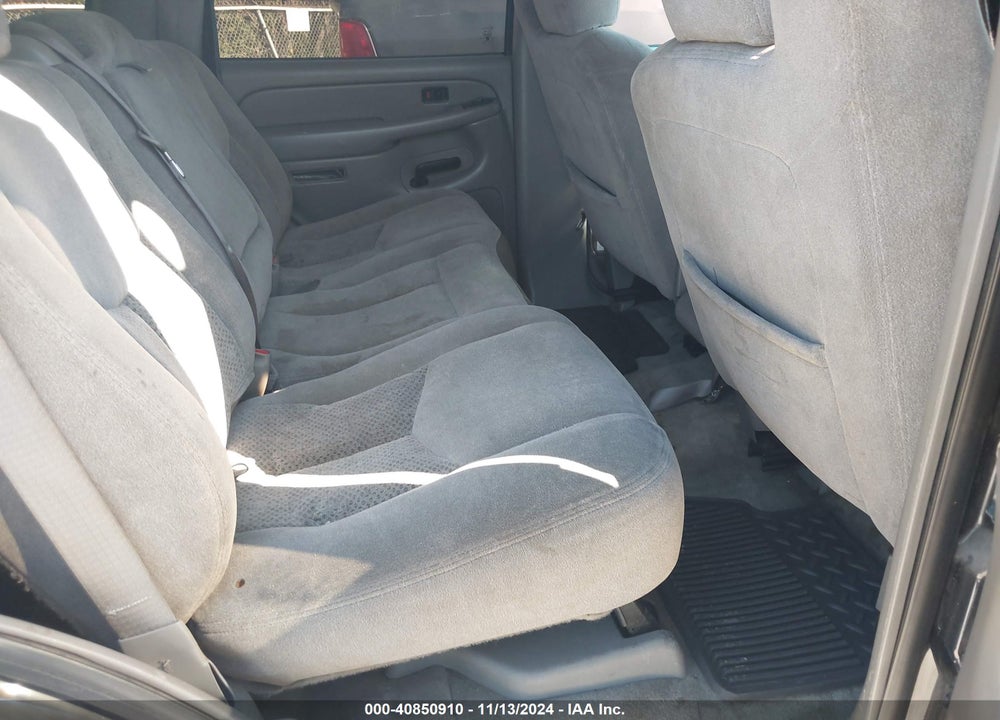 2005 CHEVROLET TAHOE LS VIN: 1GNEC13V45R238566