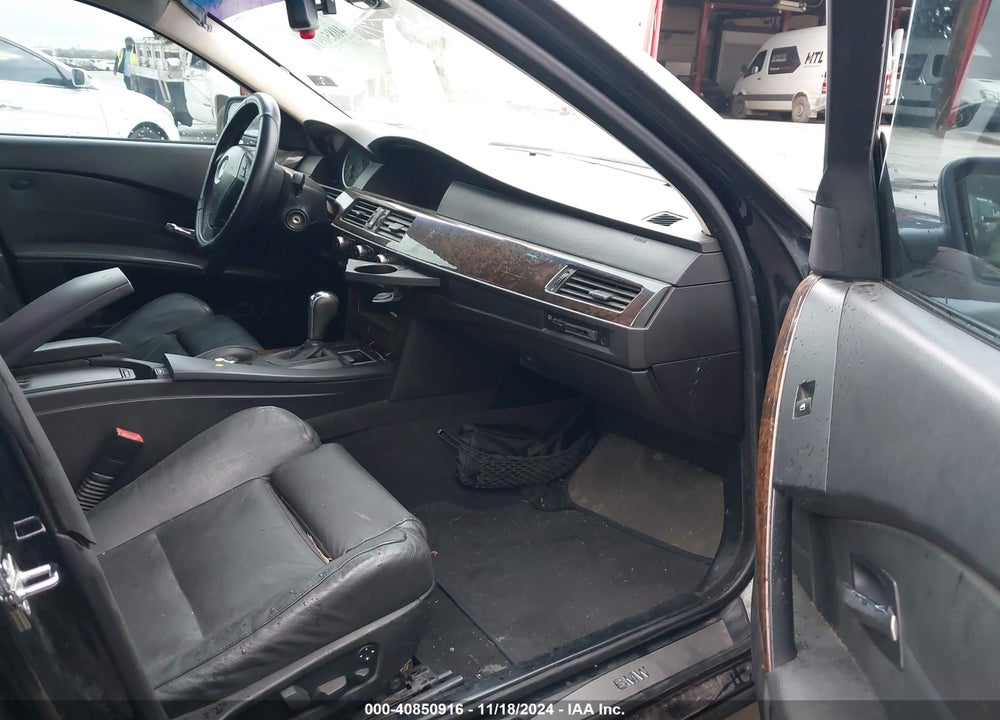 2006 BMW 525I VIN: WBANE53526CK80262