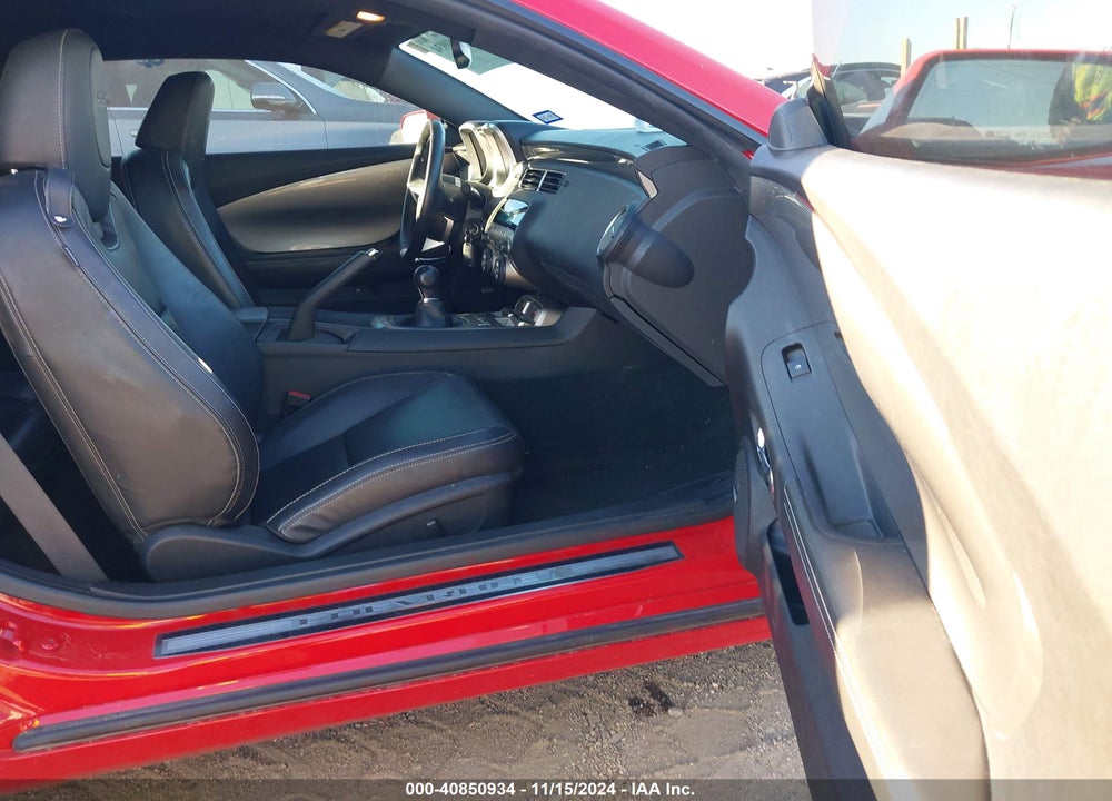 2011 CHEVROLET CAMARO 2SS VIN: 2G1FT1EW8B9177756