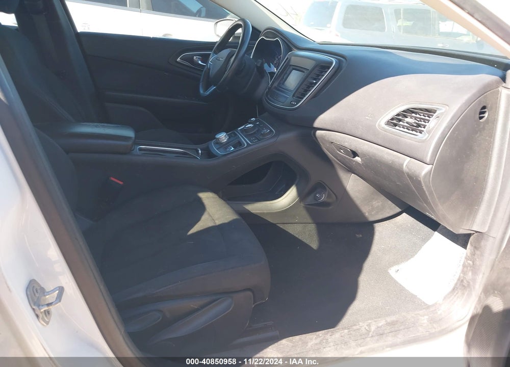 2016 CHRYSLER 200 LIMITED VIN: 1C3CCCAB1GN110692