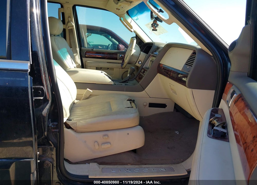 2004 LINCOLN NAVIGATOR LUXURY VIN: 5LMFU27R14LJ32664