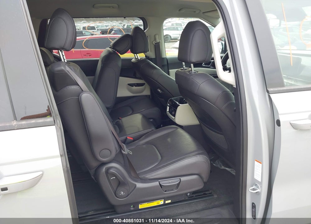 2024 KIA CARNIVAL MPV SX VIN: KNDNE5H36R6366994