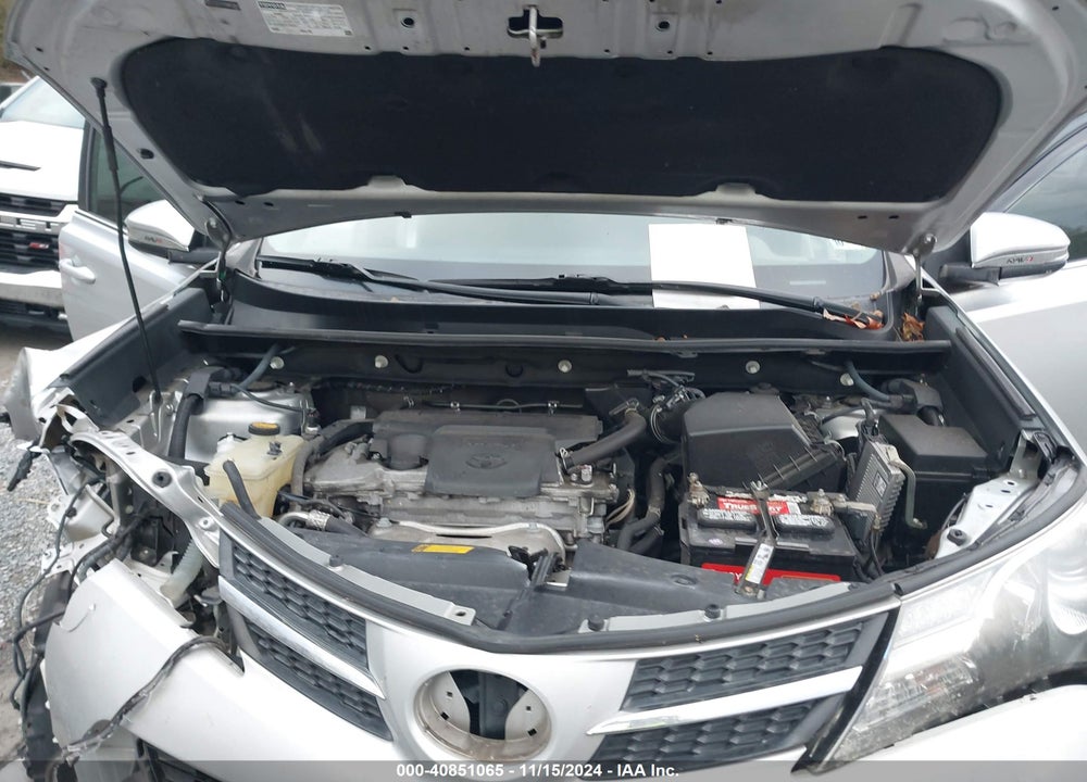 2013 TOYOTA RAV4 XLE VIN: 2T3WFREV1DW063661