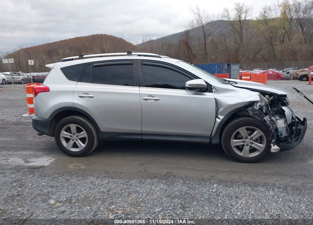2013 TOYOTA RAV4 XLE VIN: 2T3WFREV1DW063661