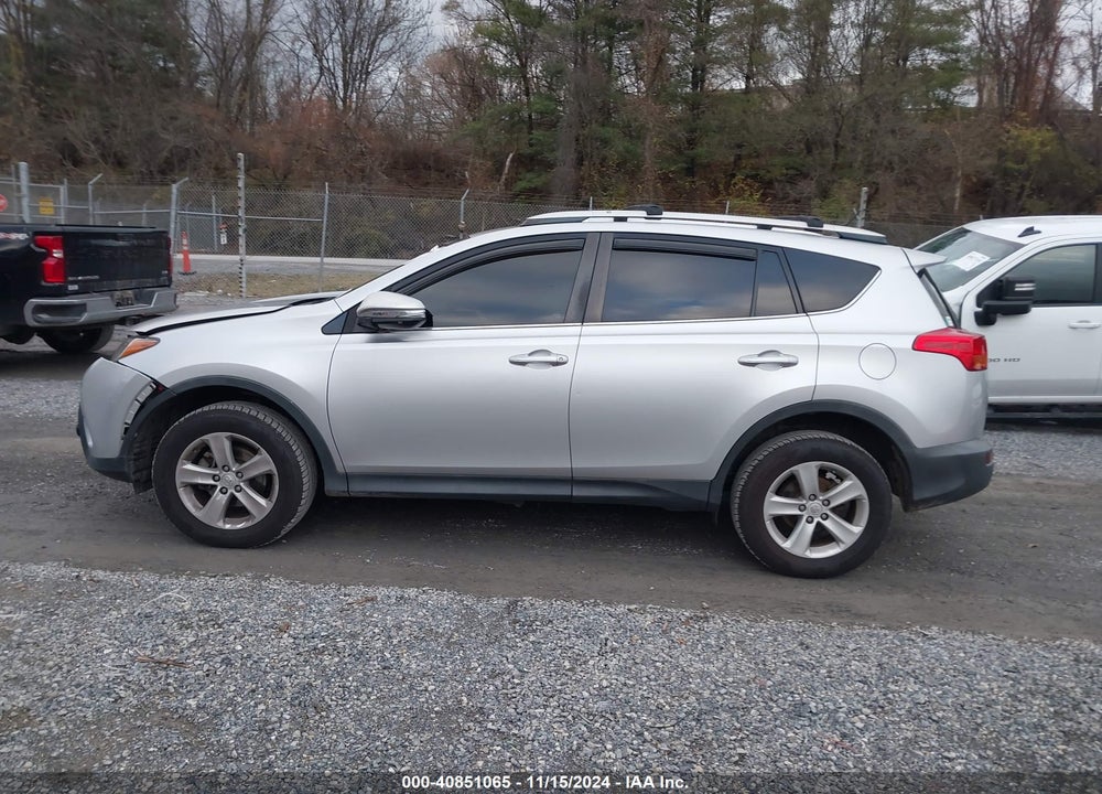 2013 TOYOTA RAV4 XLE VIN: 2T3WFREV1DW063661