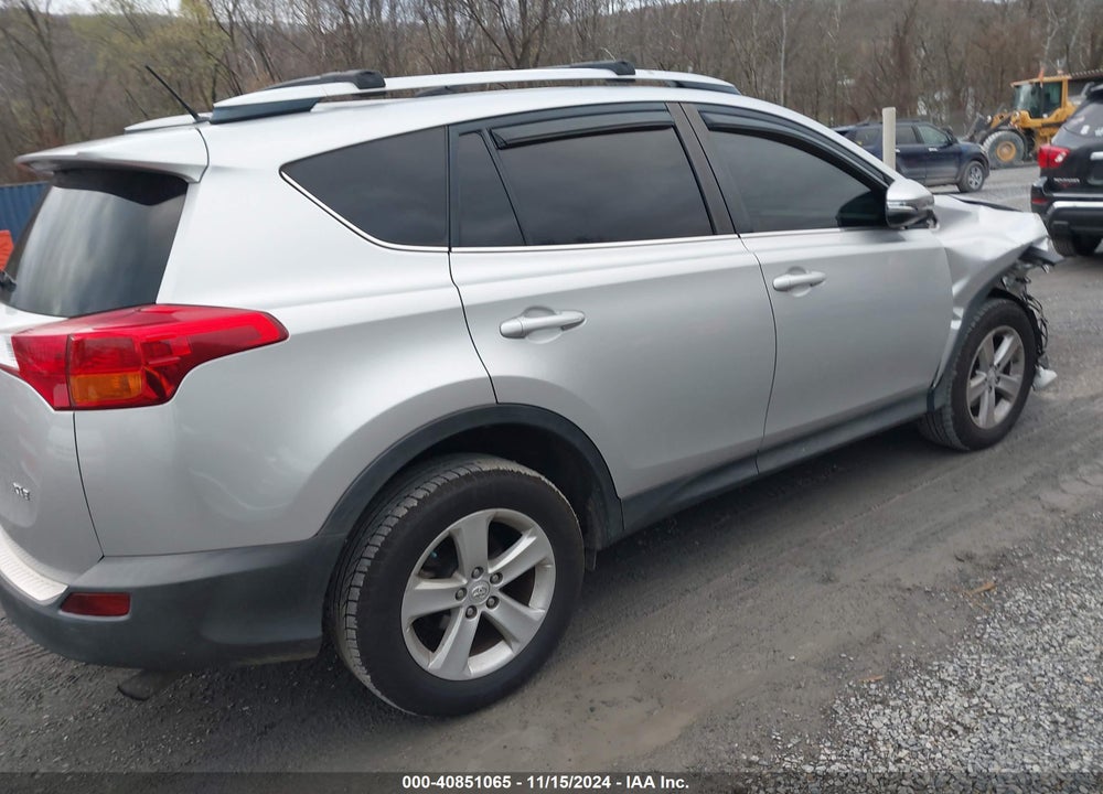 2013 TOYOTA RAV4 XLE VIN: 2T3WFREV1DW063661