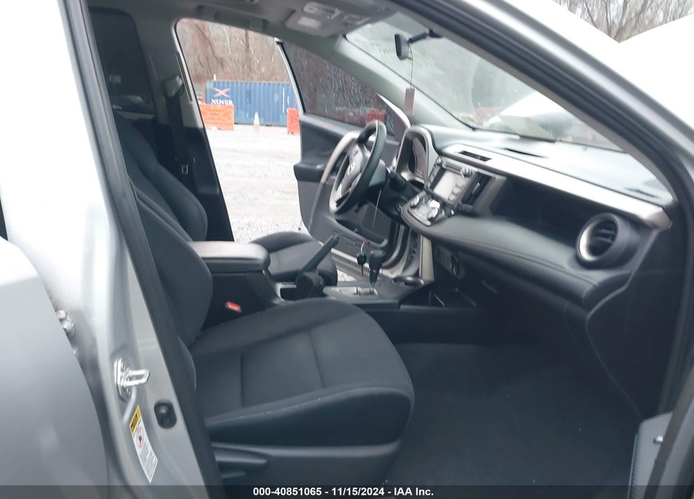 2013 TOYOTA RAV4 XLE VIN: 2T3WFREV1DW063661