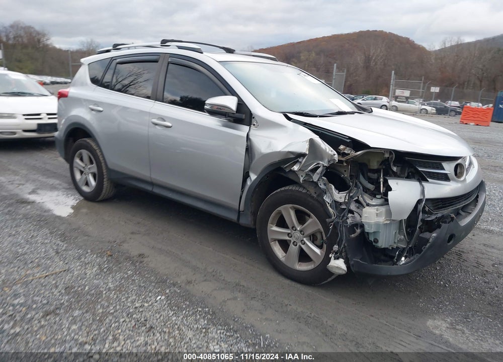 2013 TOYOTA RAV4 XLE VIN: 2T3WFREV1DW063661