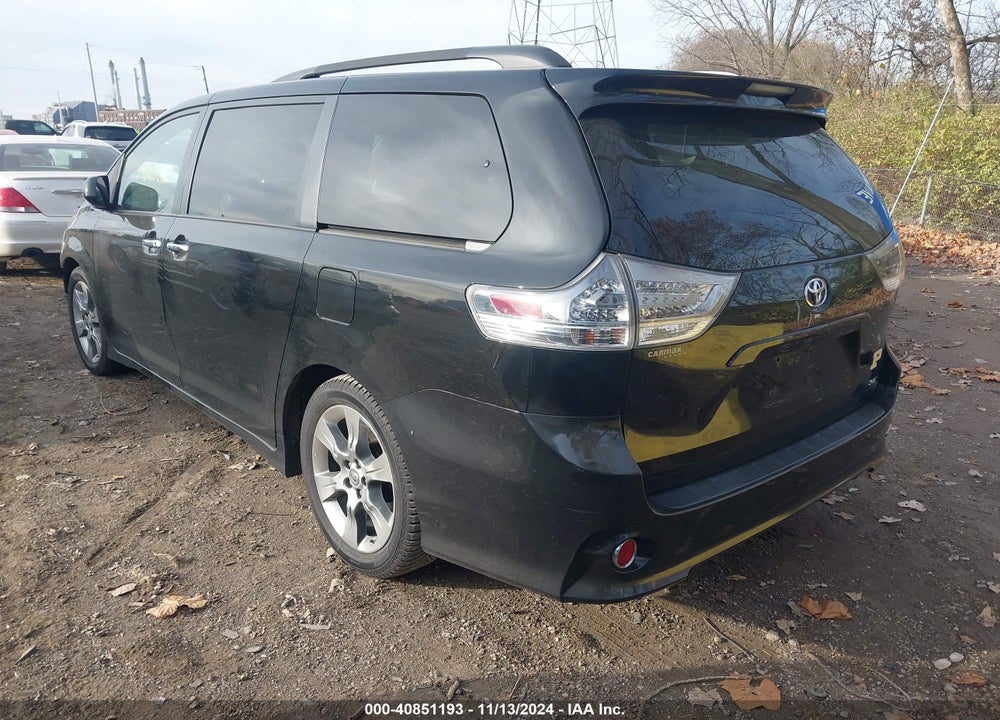 2013 TOYOTA SIENNA SE 8 PASSENGER VIN: 5TDXK3DC2DS294356