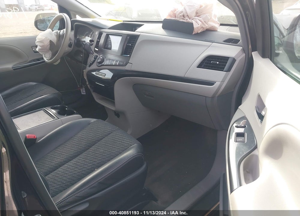 2013 TOYOTA SIENNA SE 8 PASSENGER VIN: 5TDXK3DC2DS294356
