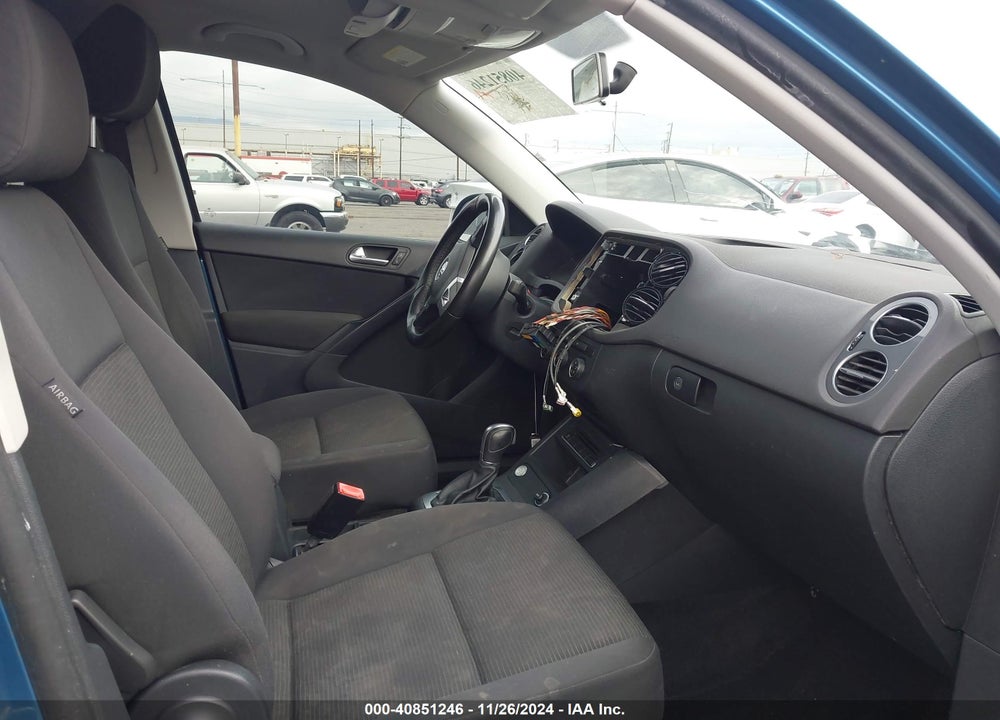 2017 VOLKSWAGEN TIGUAN 2.0T/2.0T S VIN: WVGAV7AX9HK050742