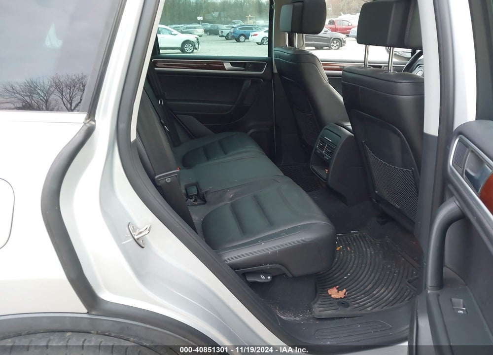 2014 VOLKSWAGEN TOUAREG 3.6L LUX VIN: WVGEF9BP2ED009779