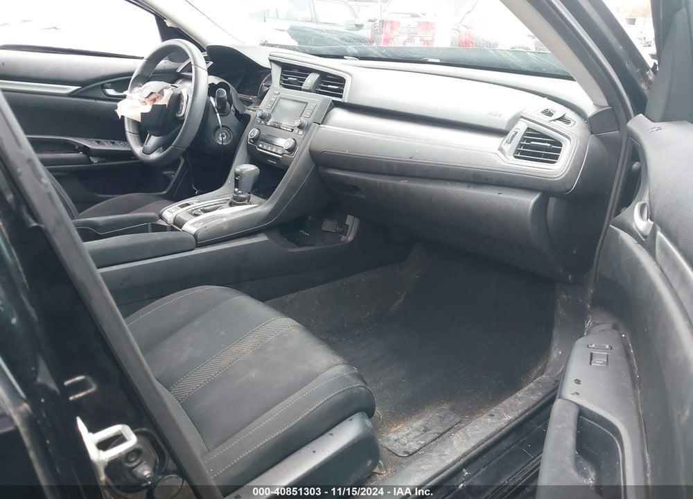 2018 HONDA CIVIC LX VIN: 2HGFC2F50JH593597