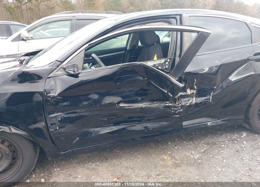 2018 HONDA CIVIC LX VIN: 2HGFC2F50JH593597