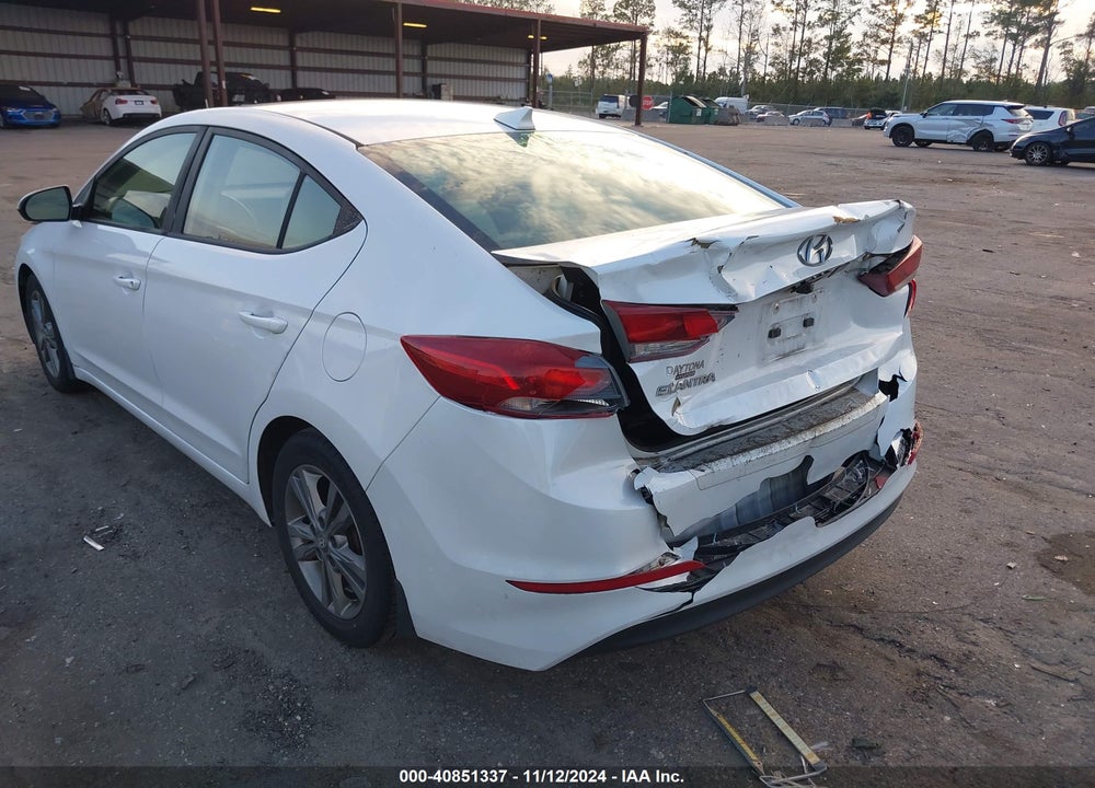 2018 HYUNDAI ELANTRA SEL VIN: 5NPD84LF2JH227664
