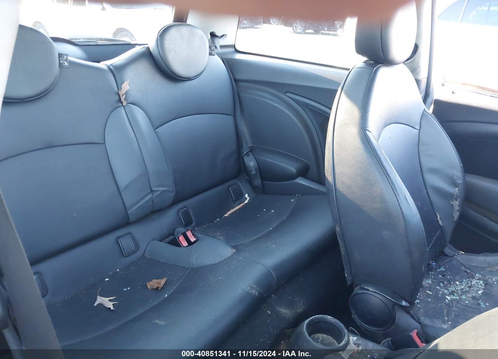 2007 MINI COOPER VIN: WMWMF33537TU60042