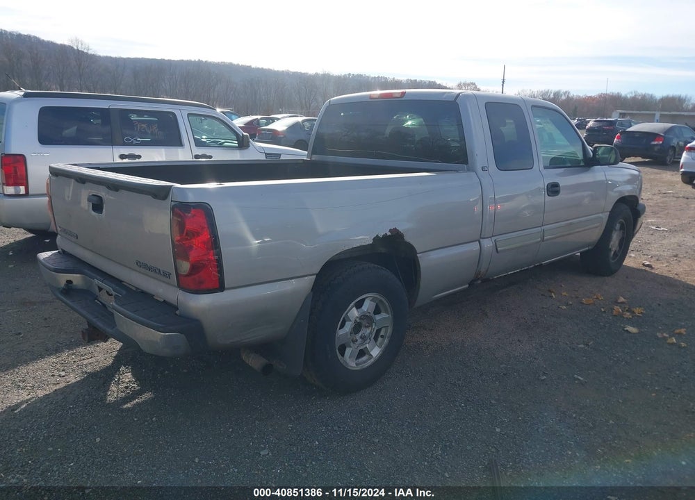 2005 CHEVROLET SILVERADO 1500 LS VIN: 2GCEC19TX51375051