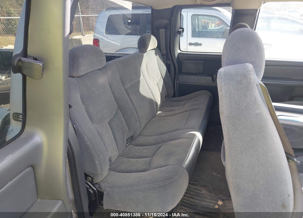 2005 CHEVROLET SILVERADO 1500 LS VIN: 2GCEC19TX51375051