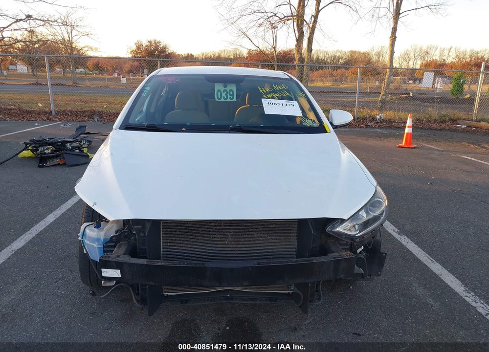 2018 HYUNDAI ELANTRA SE VIN: 5NPD74LF6JH277695