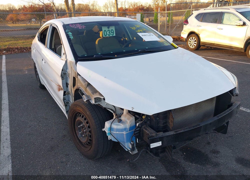 2018 HYUNDAI ELANTRA SE VIN: 5NPD74LF6JH277695