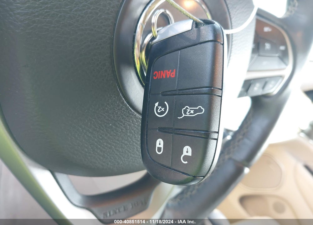 2019 JEEP GRAND CHEROKEE OVERLAND 4X4 VIN: 1C4RJFCG5KC669026