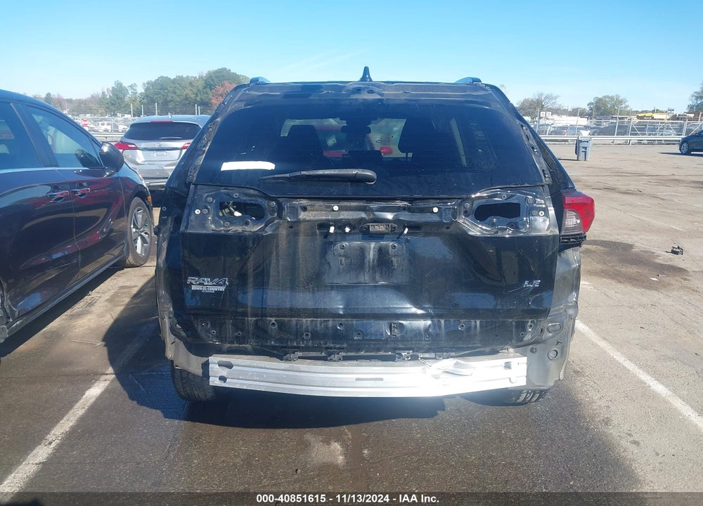 2019 TOYOTA RAV4 LE VIN: 2T3H1RFV4KC019044