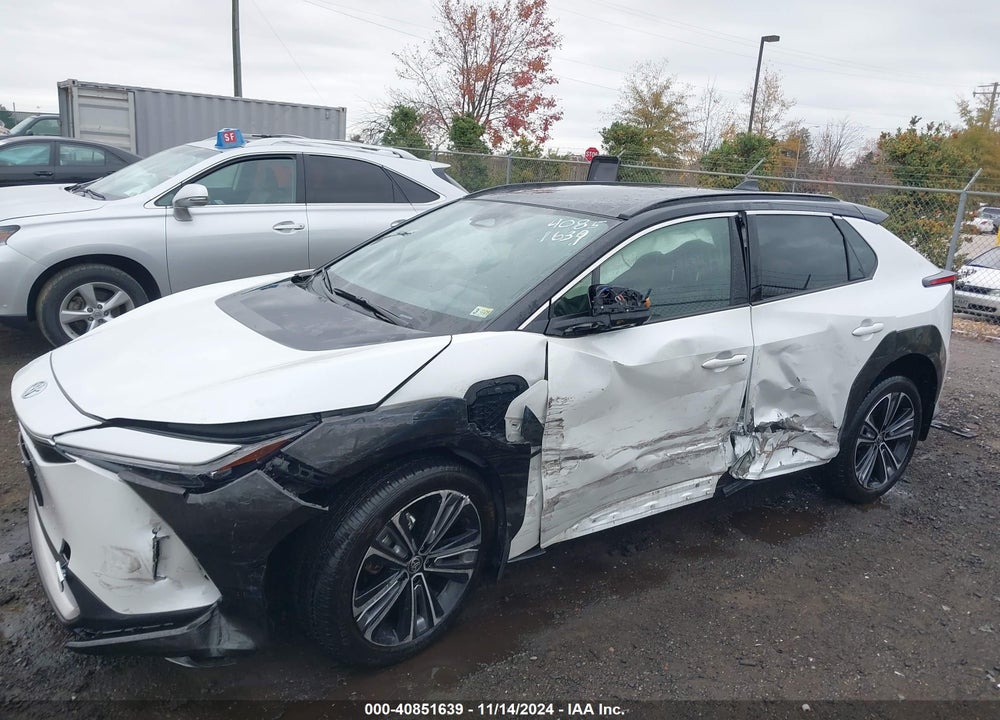 2023 TOYOTA BZ4X LIMITED VIN: JTMABACA3PA006422
